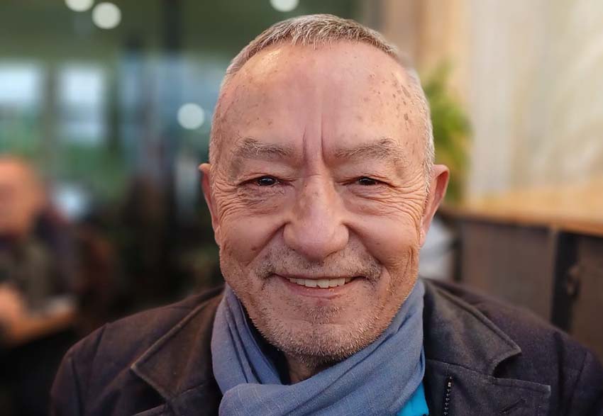 Bahtiyar Vahabzade, kelimeleriyle dünyaları açan bir şairdir. Onun şiirleri, sadece