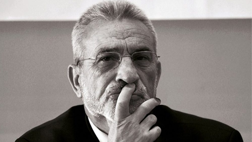 Ankaraedebiyat.com.tr olarak Türk şiirinin zirve isimlerinden İsmet Özel'in hayat hikayesini