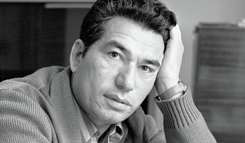 Türk dünyasının ünlü edebiyatçısı Kırgızistanlı yazar Cengiz Aytmatov 97 yaşında.