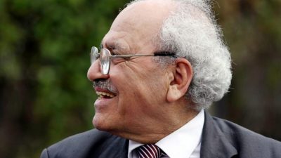 Ankaraedebiyat.com olarak  Diriliş'in sembolü şair Sezai Karakoç'un hayat hikayesini