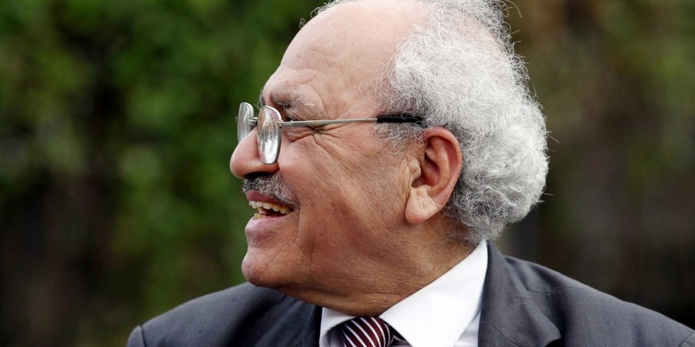 Ankaraedebiyat.com olarak  Diriliş'in sembolü şair Sezai Karakoç'un hayat hikayesini