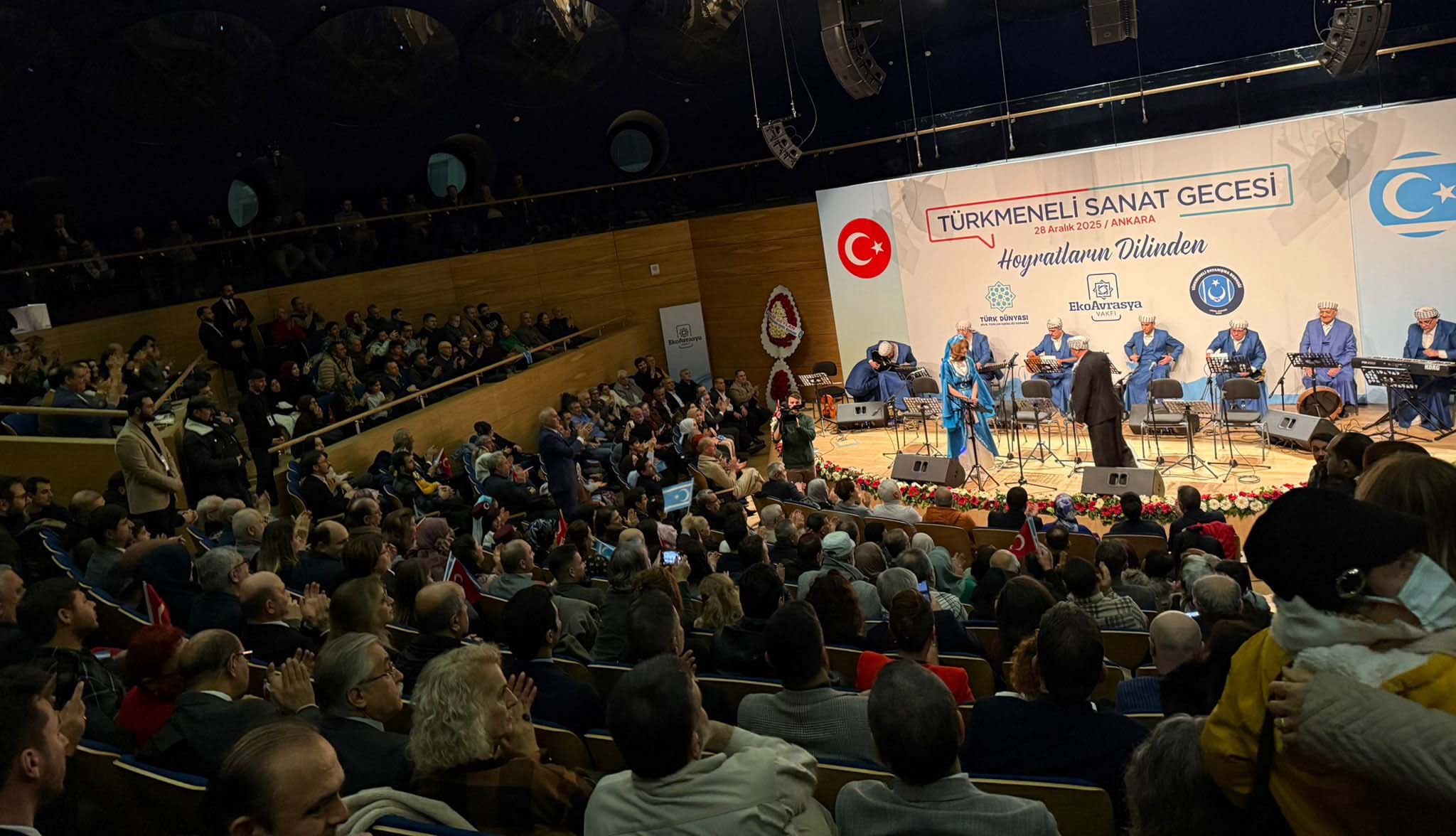 CSO Ada Ankara’da düzenlenen Türkmeneli Sanat Gecesi’nde hoyratların yanık ezgileri