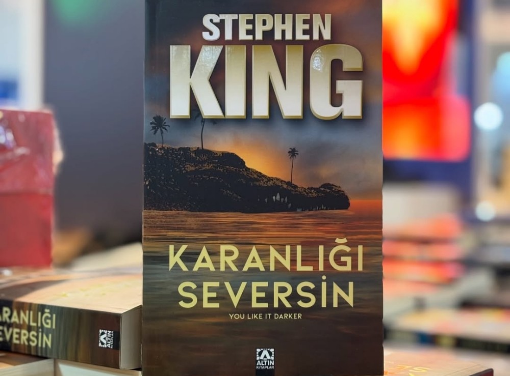 Dünyaca ünlü yazar Stephen King'in son romanı Karanlığı Seversin 6
