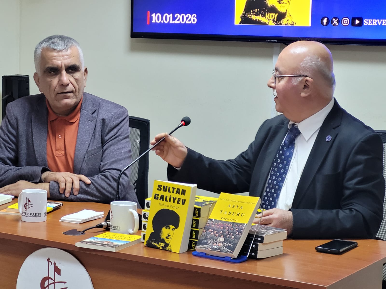 Gazeteci ve araştırmacı yazar Mehmet Poyraz, Server Vakfı’nın Ankara’da düzenlediği