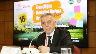 Ankara Üniversitesi'nde “Gençliğin Kendini Bulma Arayışı” söyleşisi yapıldı. 
