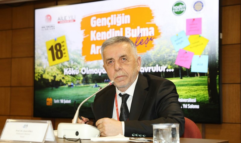 Ankara Üniversitesi'nde “Gençliğin Kendini Bulma Arayışı” söyleşisi yapıldı. 