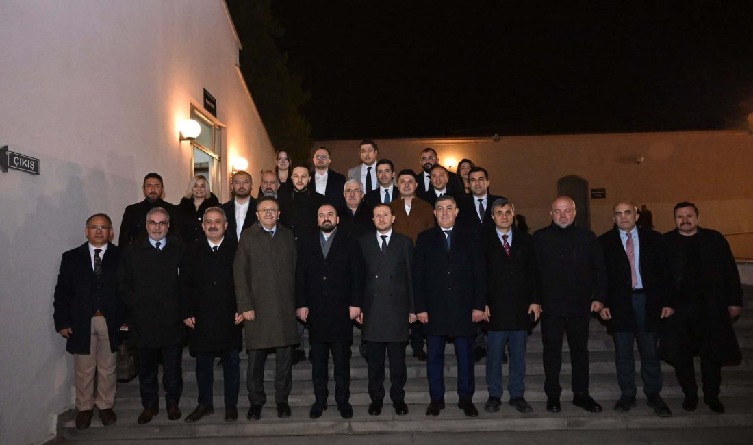 Türkiye Basın Federasyonu’nun Ankara’da düzenlediği geleneksel iftar programında konuşan AK