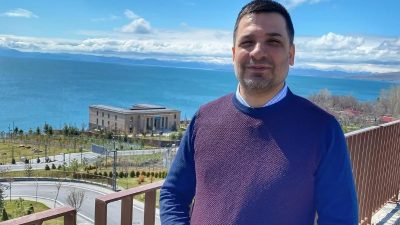 Ankara Edebiyat'ın kıymetli yazarlarından Eyüp Beyhan'ın yeni kitabı "Doğu Batı
