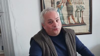 Şair-eleştirmen Milat Bülent Kılıç, hem Türkçe eleştiri tarihinin gelişimini hem