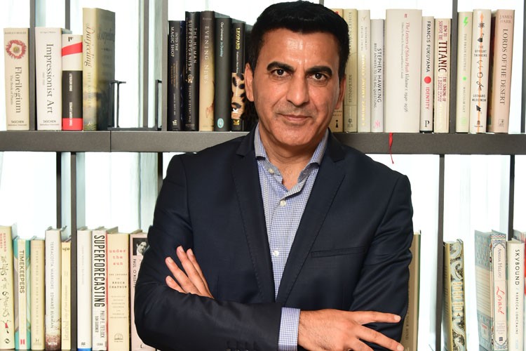 “İnadına Edebiyat” Kitap Kulübü
29 Mart Pazar Günü İstanbul’da Sinan Akyüz’ü