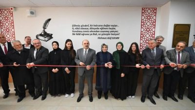 Balıkesir'de “Zarafet Akademi ve Edebiyat Atölyesi”nin açılışı gerçekleştirildi.