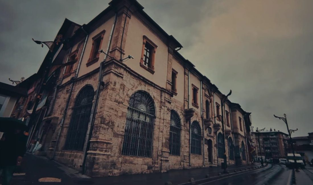 Mustafa Süs yazdı: Yanlışlıkla ayağa basmak ile bile isteye yüze