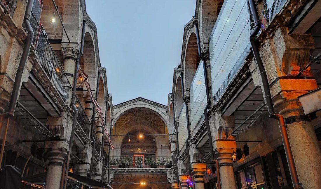 Fuat Oskay yazdı: Yeryüzü tarih boyunca güç gösterisine sahne olmuştur.