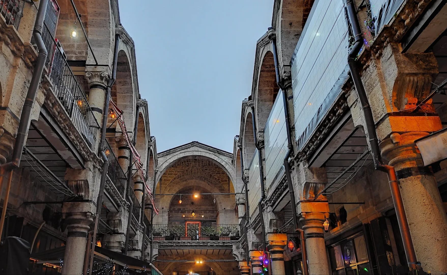 Fuat Oskay yazdı: Yeryüzü tarih boyunca güç gösterisine sahne olmuştur.