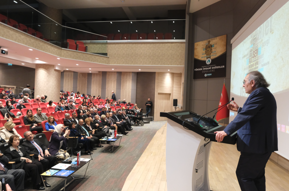 Üsküdar Üniversitesi Seçici Kurulu tarafından 24 altın değeri yaşatmak amacıyla