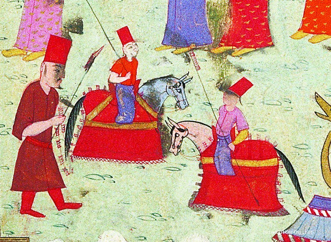 Yağmur Erdem yazdı: Sarayın üzerinde görünmez bir sis perdesi var