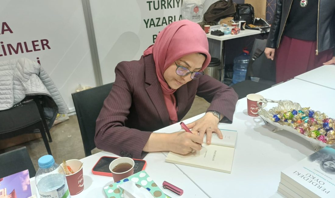 Hece Dergisi Yayın Yönetmeni Hatice Bildirici, 23. Ankara Kitap Fuarı’nda