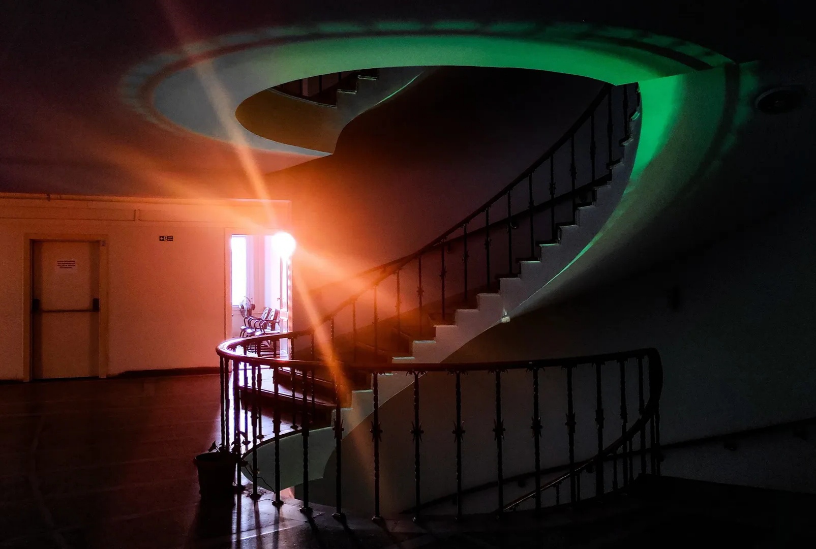 Yağmur Erdem yazdı: Üstümü giyindim, saçımı başımı düzelttim. Minibüs durağına