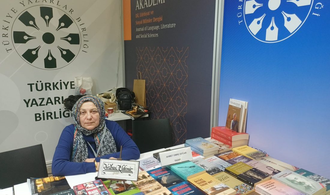 Yazar ve sanatçı Kezban Eldemir, 23. Ankara Kitap Fuarı’nda düzenlenen