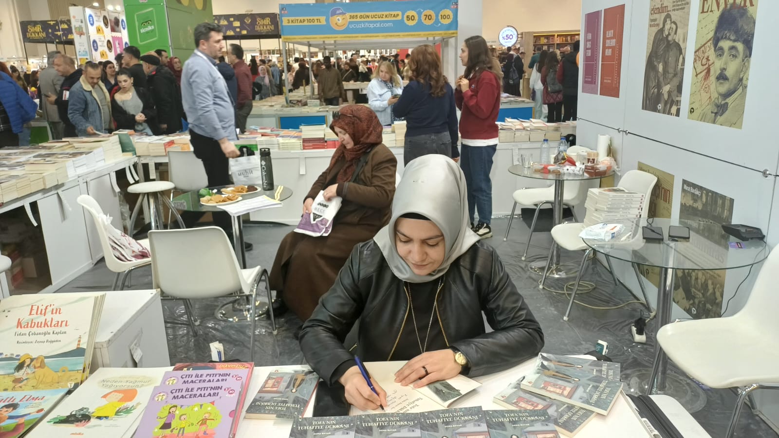 23. Ankara Kitap Fuarı, yüzlerce yayınevi ve yazarın katılımıyla Başkent’te