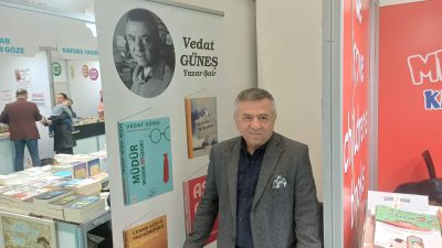Yazar Vedat Güneş, 23. Ankara Kitap Fuarı’nda düzenlenen imza gününde