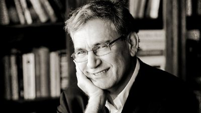 Türk romancılığının önemli isimlerinden Orhan Pamuk, bu sefer farklı bir