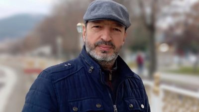 Yazar Mustafa Uçurum'un Şehirde Yeni Bir Rüzgar kitabının ikinci baskısı