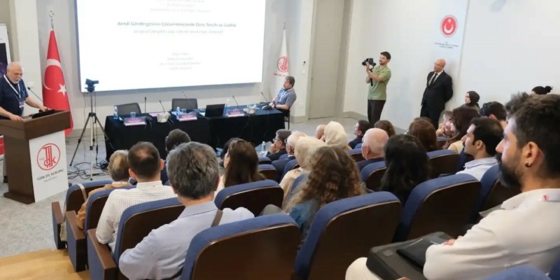Türk Dil Kurumunun ev sahipliğindeki Üretici Dil Bilgisi ve Türkçe