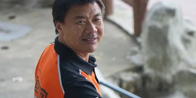 Çin’de yemek dağıtım kuryesi olarak görev yapan Wang Jibing (56)