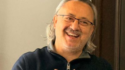 Eğitimci, yazar ve köşe yazarı Mustafa Süs biyografisi.